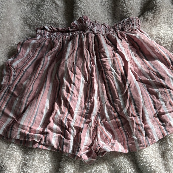 Hollister Striped Paperbag Shorts - Picture 3 of 3